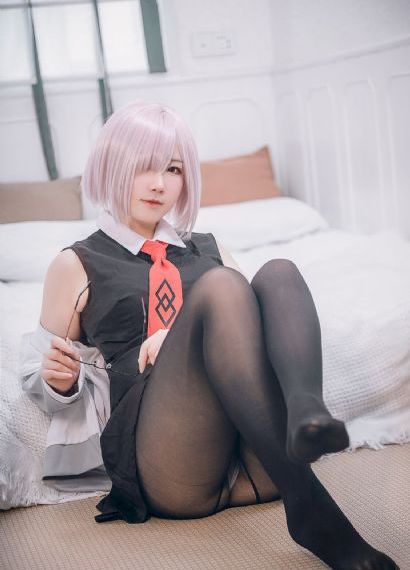 田华