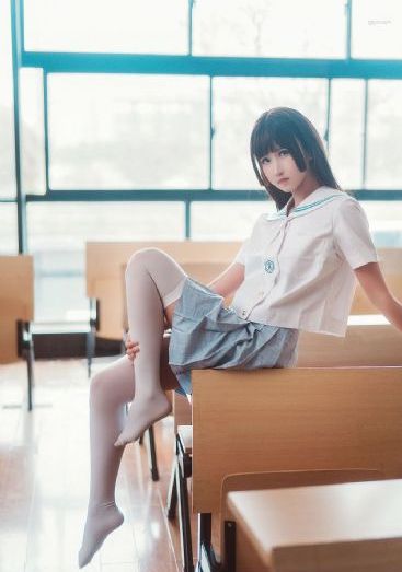 漂亮女教师在床
