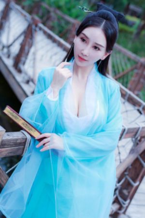 春城花满天